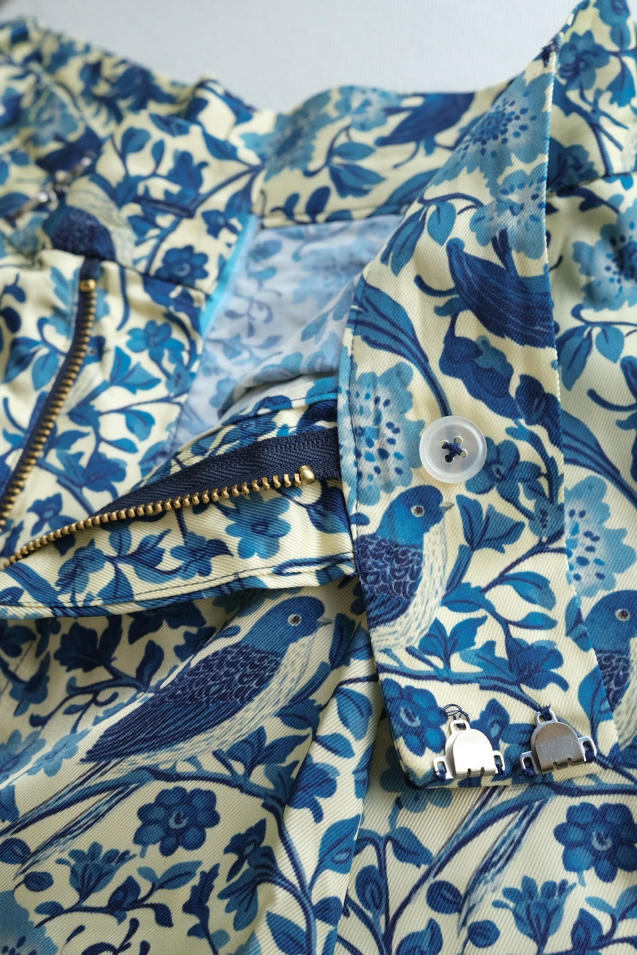 Birds Pleated Pants